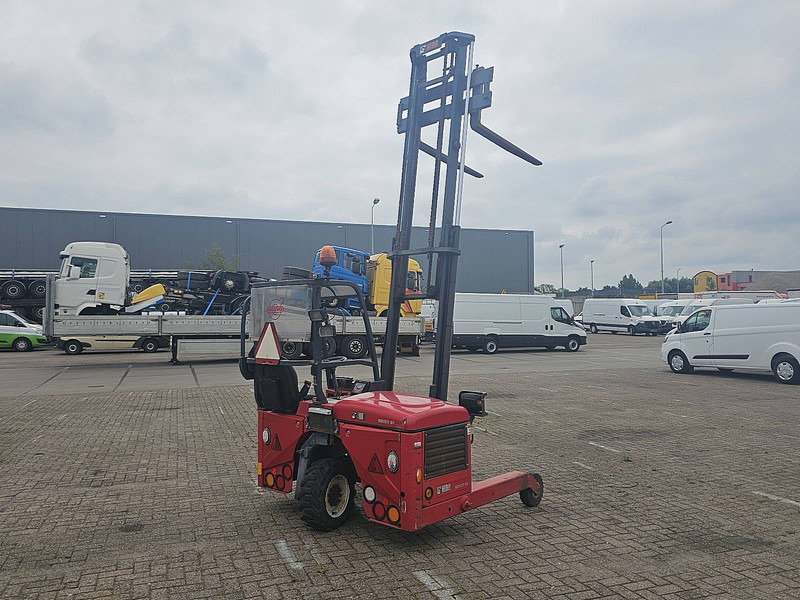 Moffet mounty M4 20.1 1WD 3.6M HIGH - Teleszkópos rakodó: 3 kép. Moffet mounty M4 20.1 1WD 3.6M HIGH - Teleszkópos rakodó: 3 kép.