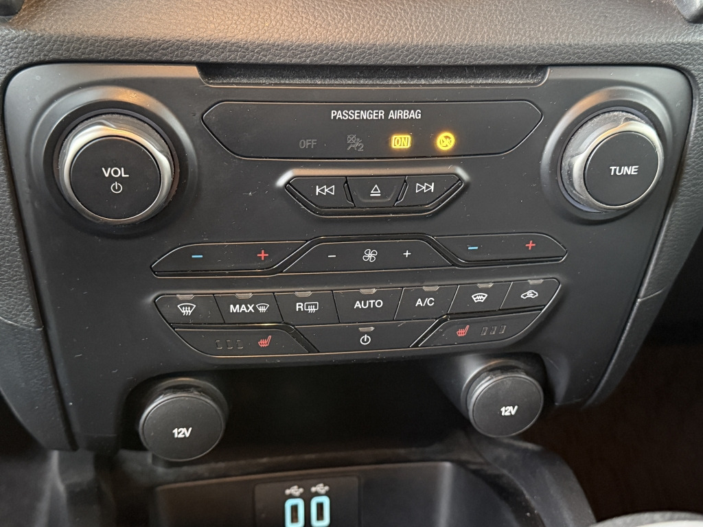 Ford Ranger 2.0L Ecoblue Raptor DoKa 4x4 Standheizung - Platós kisteherautó, Duplakabinos kisteherautó: 3 kép. Ford Ranger 2.0L Ecoblue Raptor DoKa 4x4 Standheizung - Platós kisteherautó, Duplakabinos kisteherautó: 3 kép.