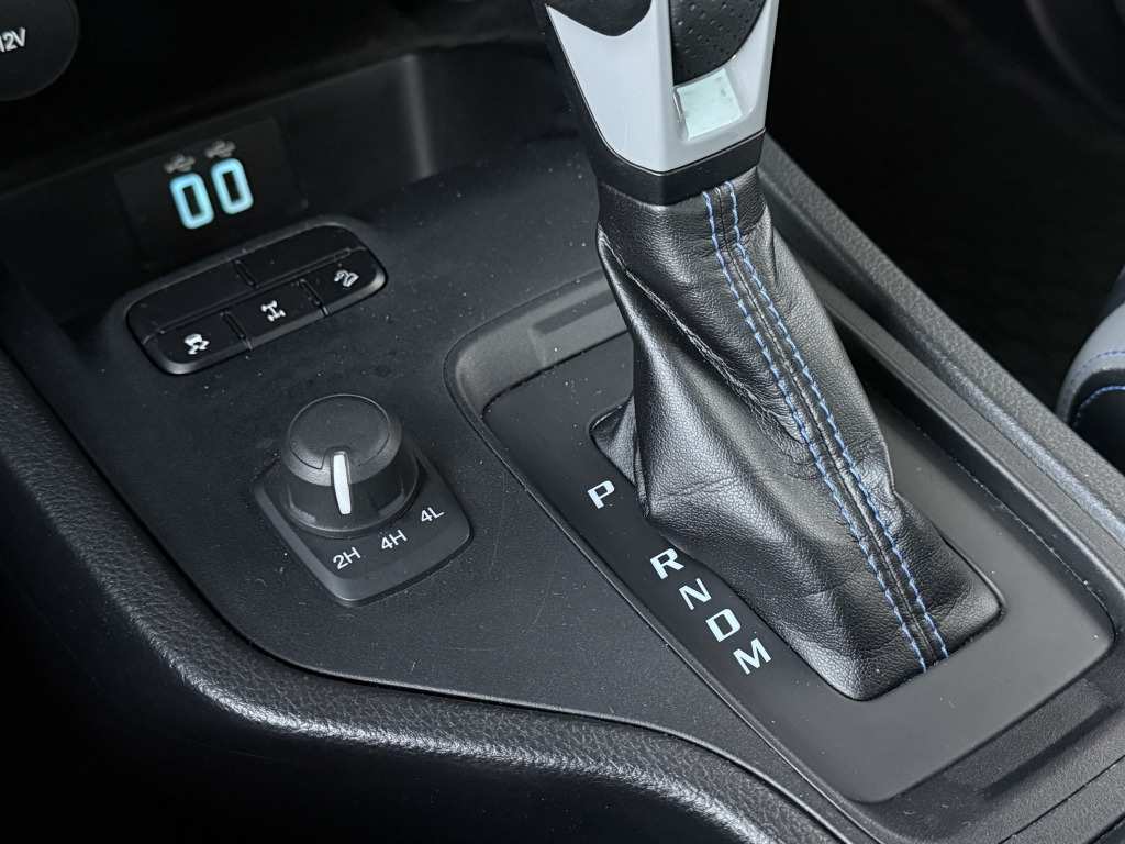 Ford Ranger 2.0L Ecoblue Raptor DoKa 4x4 Standheizung - Terepjáró/ SUV: 2 kép. Ford Ranger 2.0L Ecoblue Raptor DoKa 4x4 Standheizung - Terepjáró/ SUV: 2 kép.