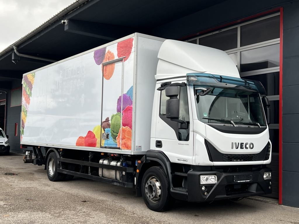 Iveco EuroCargo ML160E28 MitsubTU85 Tiefkühl 7,6m LBW - Hűtős teherautó: 1 kép. Iveco EuroCargo ML160E28 MitsubTU85 Tiefkühl 7,6m LBW - Hűtős teherautó: 1 kép.