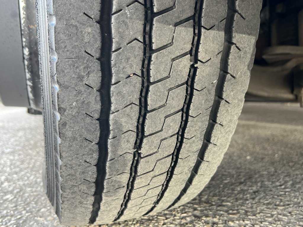 Iveco EuroCargo ML75E16 Klima 6,05m Koffer+LBW 102.tkm - Dobozos kisteherautó: 5 kép. Iveco EuroCargo ML75E16 Klima 6,05m Koffer+LBW 102.tkm - Dobozos kisteherautó: 5 kép.