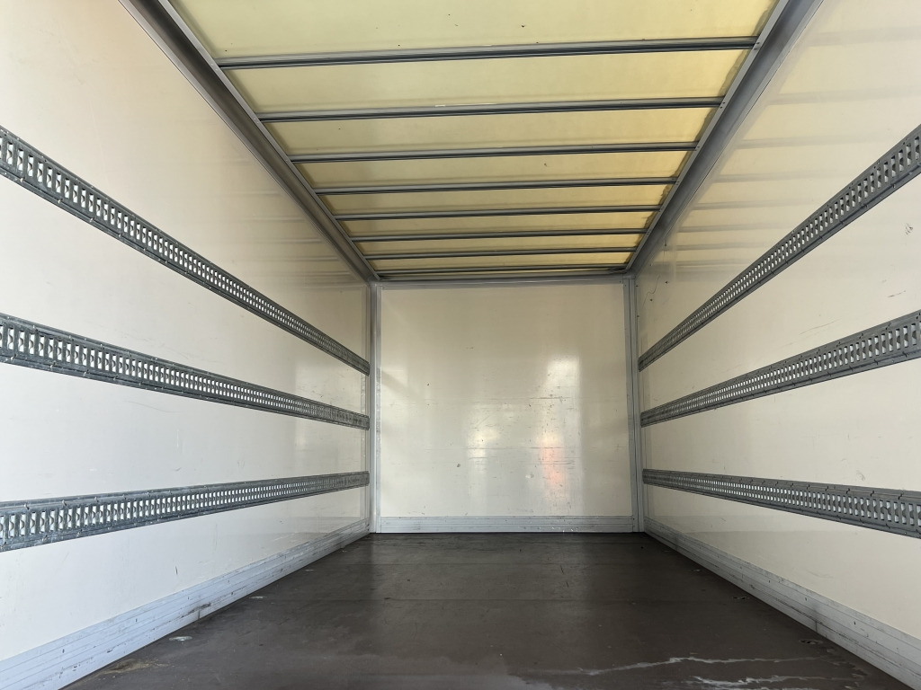 Iveco EuroCargo ML75E16 Klima 6,05m Koffer+LBW 102.tkm - Dobozos kisteherautó: 4 kép. Iveco EuroCargo ML75E16 Klima 6,05m Koffer+LBW 102.tkm - Dobozos kisteherautó: 4 kép.