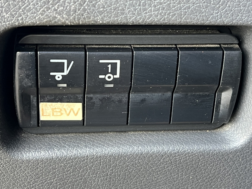 Mercedes-Benz Atego 818 Klima AHK 6,05m Koffer LBW Tempomat - Dobozos kisteherautó: 2 kép. Mercedes-Benz Atego 818 Klima AHK 6,05m Koffer LBW Tempomat - Dobozos kisteherautó: 2 kép.