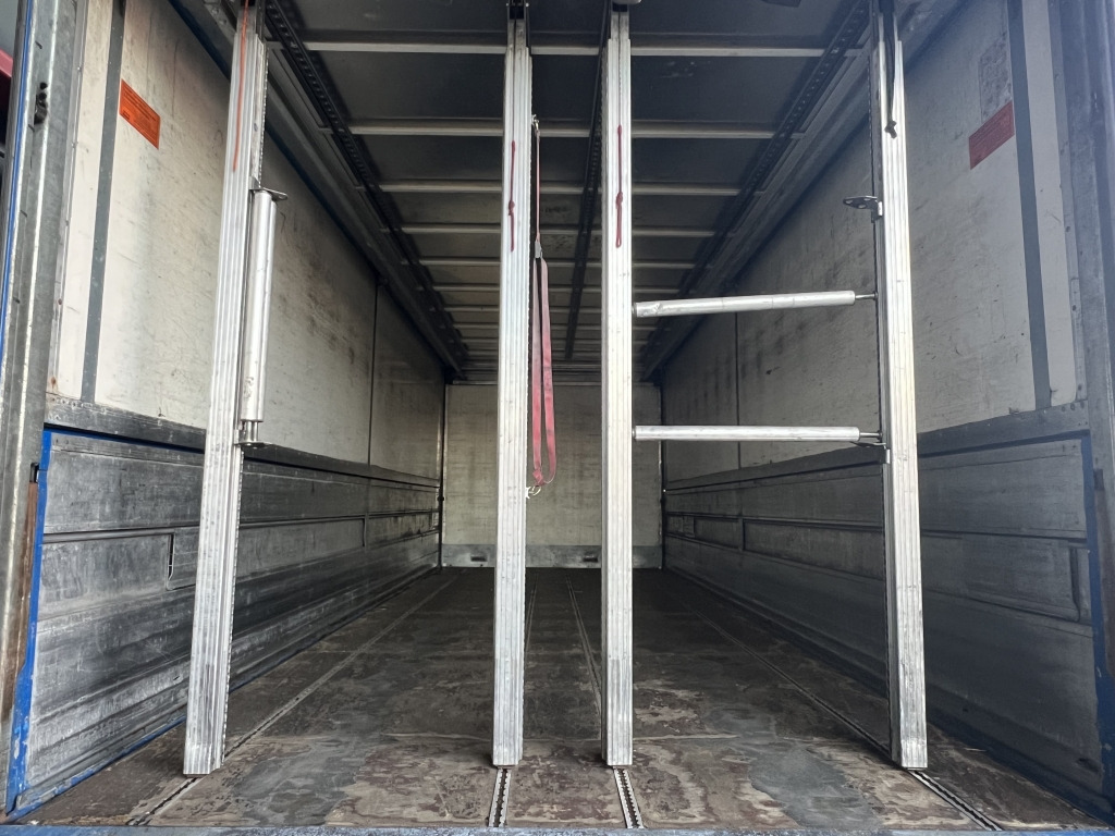 Mercedes-Benz Axor 1833 7m Koffer 2x Schwenkwand LBW Or.382'km - Italszállító teherautó: 2 kép. Mercedes-Benz Axor 1833 7m Koffer 2x Schwenkwand LBW Or.382'km - Italszállító teherautó: 2 kép.