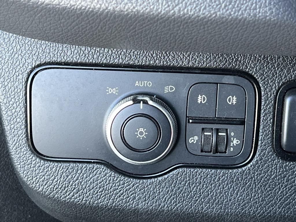 Mercedes-Benz Sprinter 316 CDI MAXI Eu6d Kamera Leder AHK-3,5t - Furgon: 4 kép. Mercedes-Benz Sprinter 316 CDI MAXI Eu6d Kamera Leder AHK-3,5t - Furgon: 4 kép.