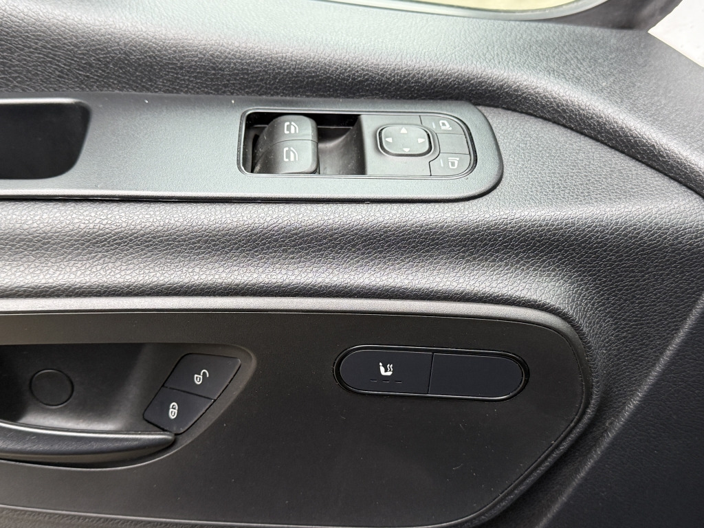 Mercedes-Benz Sprinter 317 CDI H3 MAXI SuperHochdach KlimaTemp - Furgon: 5 kép. Mercedes-Benz Sprinter 317 CDI H3 MAXI SuperHochdach KlimaTemp - Furgon: 5 kép.