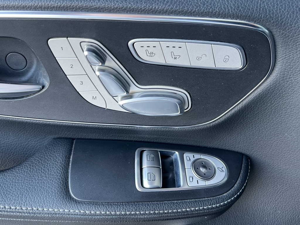 Mercedes-Benz V 250 4Matic LANG AVANTGARDE AMG LINE Burmester - Autó: 3 kép. Mercedes-Benz V 250 4Matic LANG AVANTGARDE AMG LINE Burmester - Autó: 3 kép.