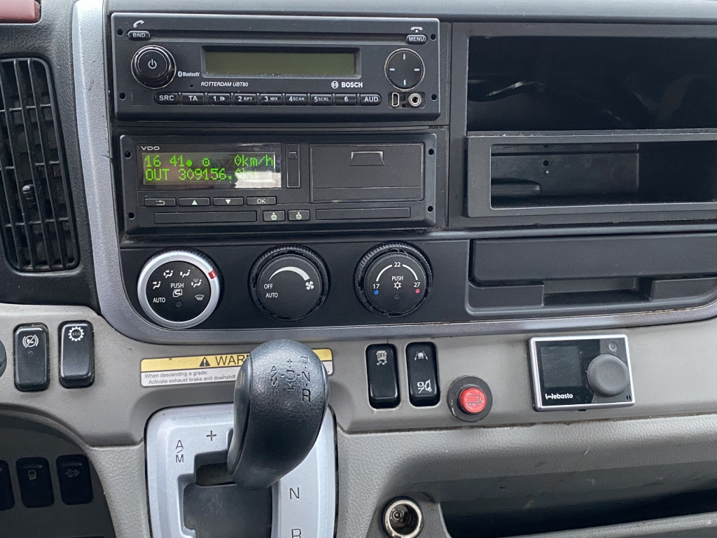 Mitsubishi Fuso Canter 9C18 5,8mEuro6d Klima GetriebeDefekt - Alvaz teherautó: 2 kép. Mitsubishi Fuso Canter 9C18 5,8mEuro6d Klima GetriebeDefekt - Alvaz teherautó: 2 kép.