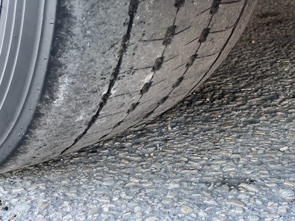 MAN TGX 18.440 FSA EEV Klimaaut. Motorbremse Jumbo - Nyergesvontató: 3 kép. MAN TGX 18.440 FSA EEV Klimaaut. Motorbremse Jumbo - Nyergesvontató: 3 kép.