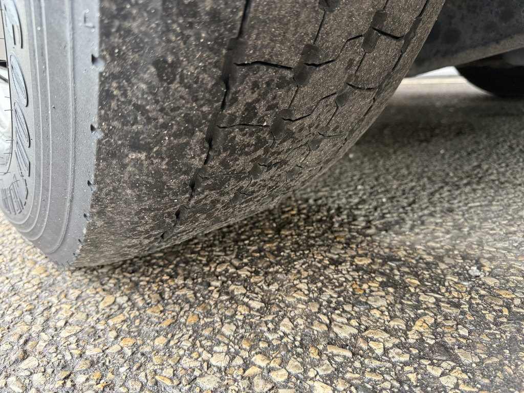 MAN TGX 18.440 XLX MEGA Klimaauto Motorbremse 2xTank - Nyergesvontató: 5 kép. MAN TGX 18.440 XLX MEGA Klimaauto Motorbremse 2xTank - Nyergesvontató: 5 kép.