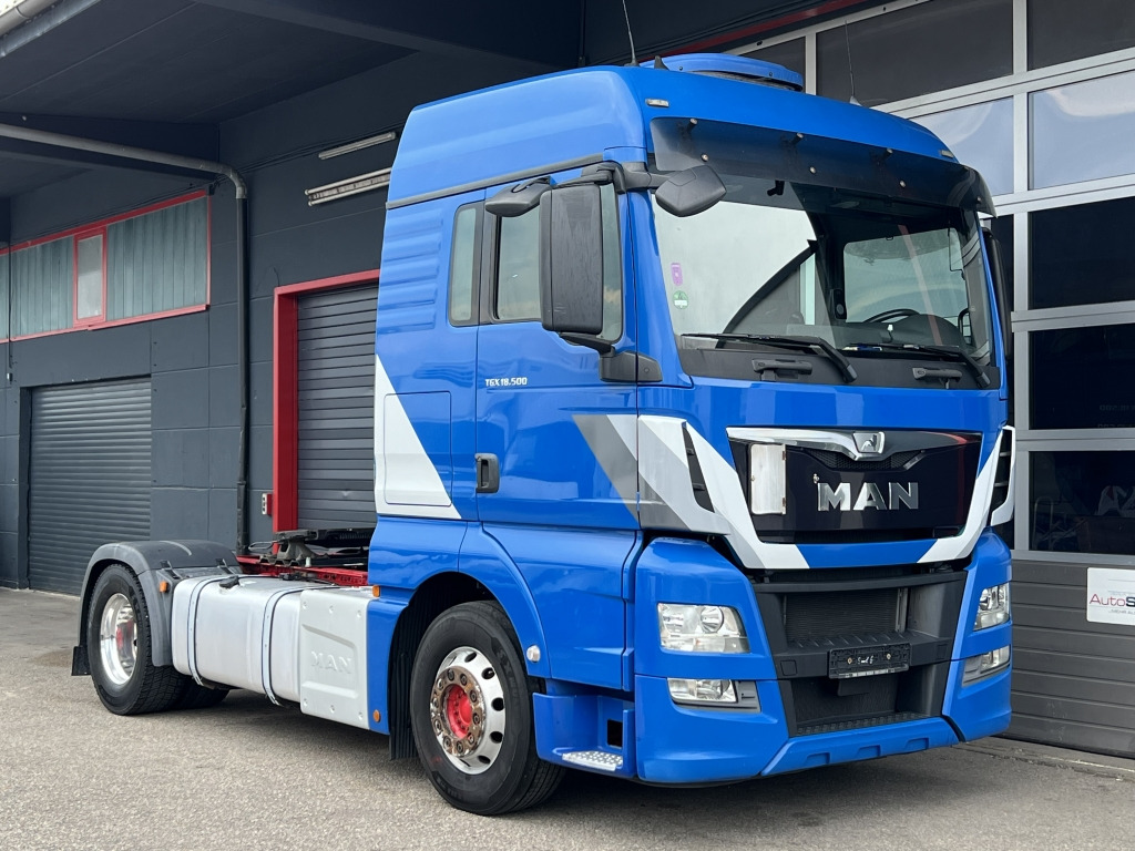 MAN TGX 18.500 ComfortShift Standklima NAVI 2x PTO - Nyergesvontató: 1 kép. MAN TGX 18.500 ComfortShift Standklima NAVI 2x PTO - Nyergesvontató: 1 kép.