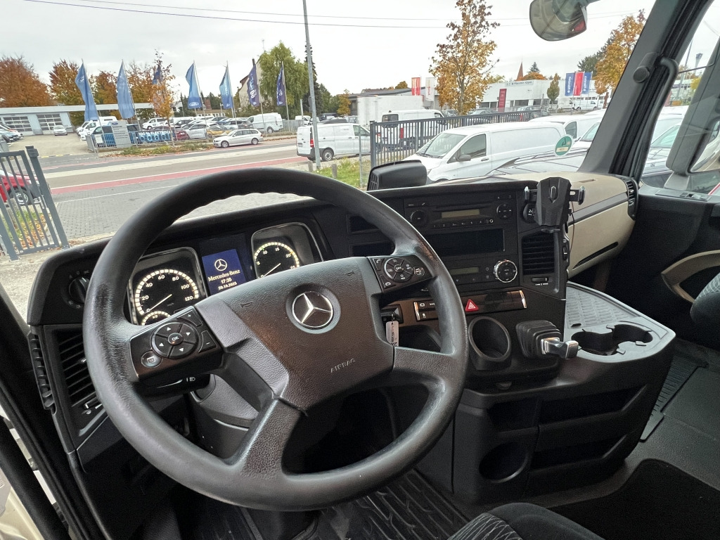 Mercedes-Benz Actros 1843 Klima Retarder ACC-Abstandstempomat - Nyergesvontató: 2 kép. Mercedes-Benz Actros 1843 Klima Retarder ACC-Abstandstempomat - Nyergesvontató: 2 kép.