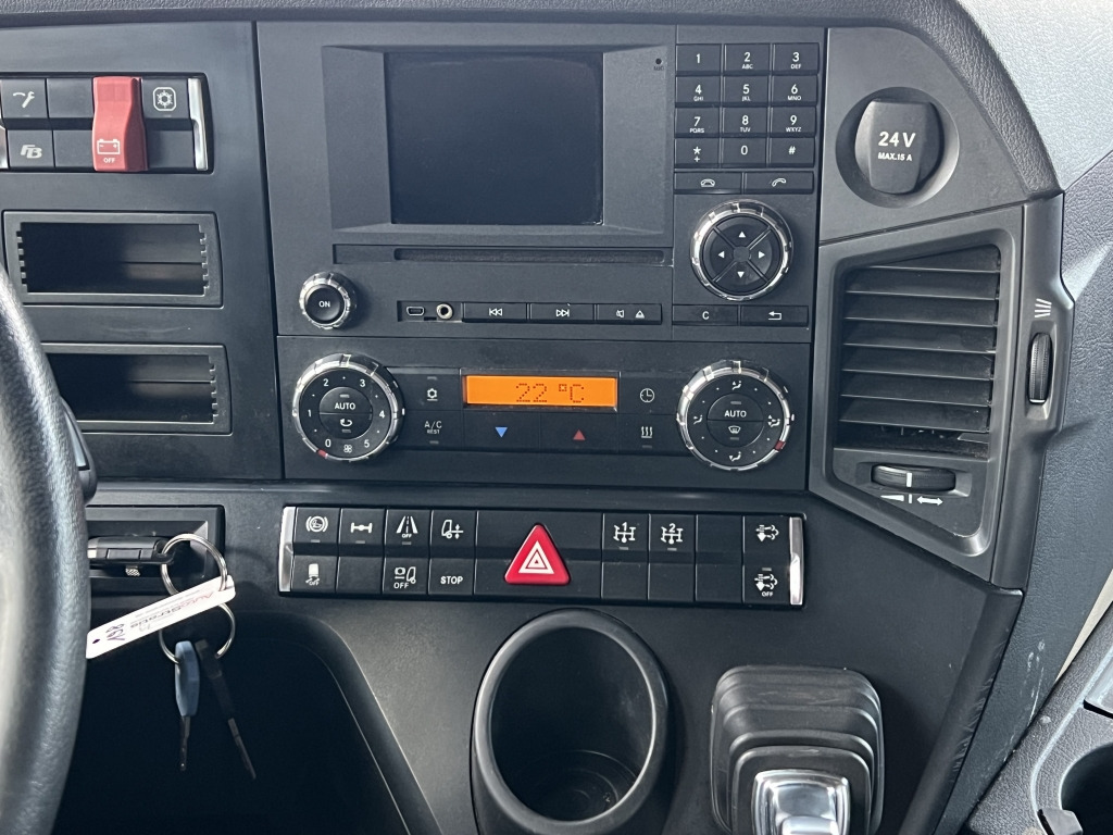 Mercedes-Benz Actros 1845 Klimaautom. Retarder 2x Nebenantrieb - Nyergesvontató: 4 kép. Mercedes-Benz Actros 1845 Klimaautom. Retarder 2x Nebenantrieb - Nyergesvontató: 4 kép.