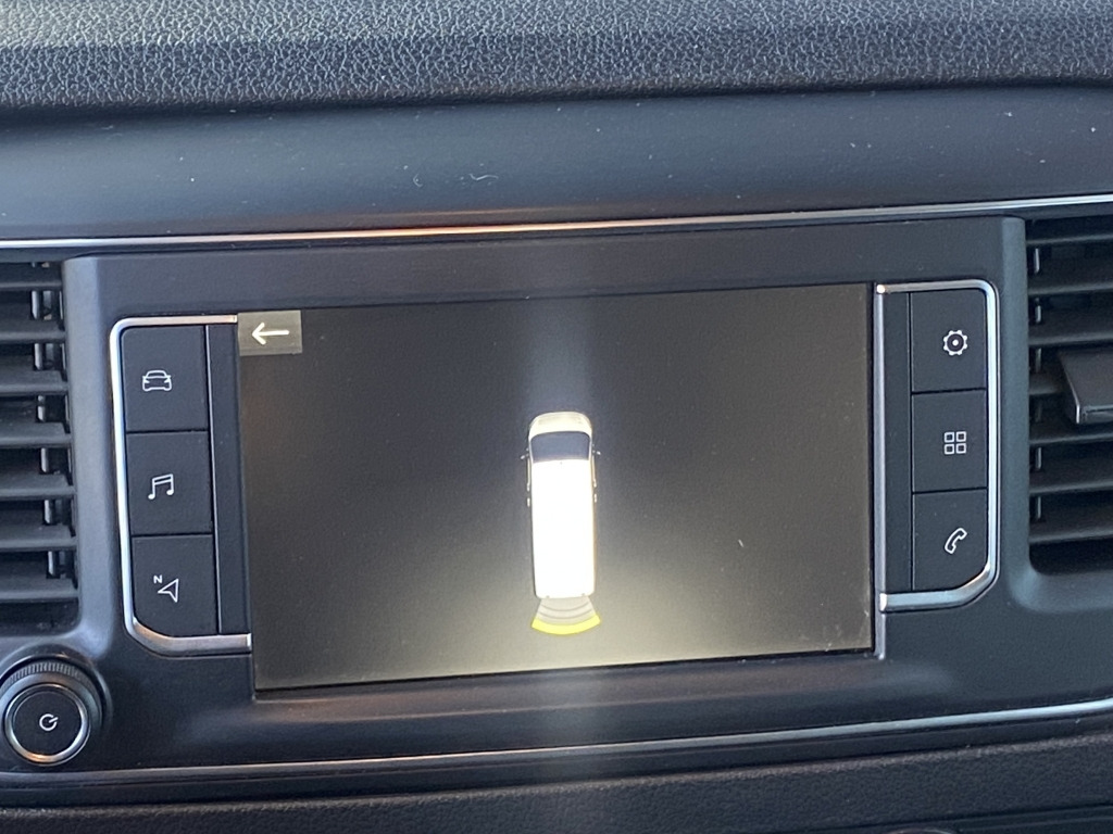 Opel Vivaro L3 Lang 8 Sitzer NAVI Designpaket Euro6d - Autó: 4 kép. Opel Vivaro L3 Lang 8 Sitzer NAVI Designpaket Euro6d - Autó: 4 kép.