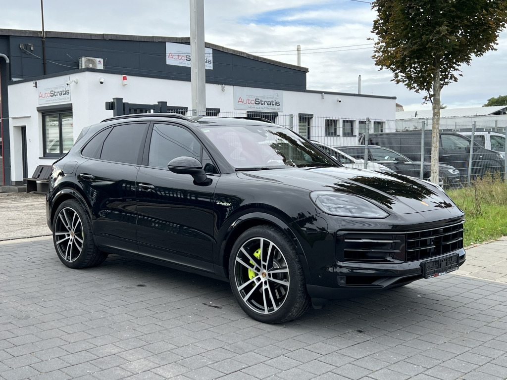 Porsche Cayenne S E-Hybrid InnoDrive HA-Lenk PDCC Burmes - Terepjáró/ SUV: 1 kép. Porsche Cayenne S E-Hybrid InnoDrive HA-Lenk PDCC Burmes - Terepjáró/ SUV: 1 kép.