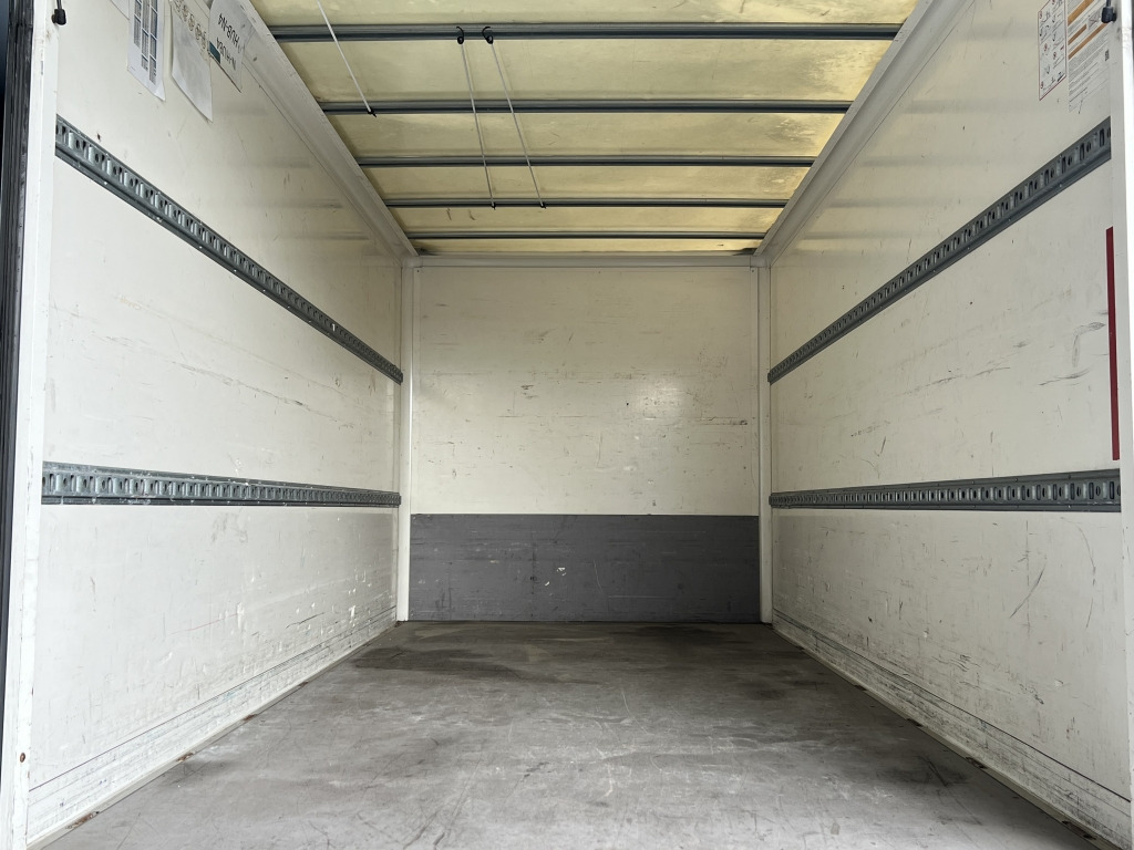 VW Crafter Maxi 4,35m Koffer+LBW Rückf.Kamera Klima - Dobozos kisteherautó: 2 kép. VW Crafter Maxi 4,35m Koffer+LBW Rückf.Kamera Klima - Dobozos kisteherautó: 2 kép.