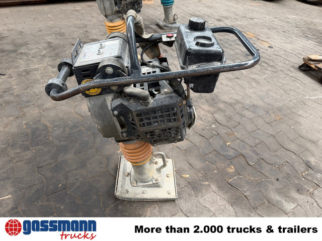 BOMAG BT 60/4 Stampfer - Döngölőgép: 4 kép. BOMAG BT 60/4 Stampfer - Döngölőgép: 4 kép.