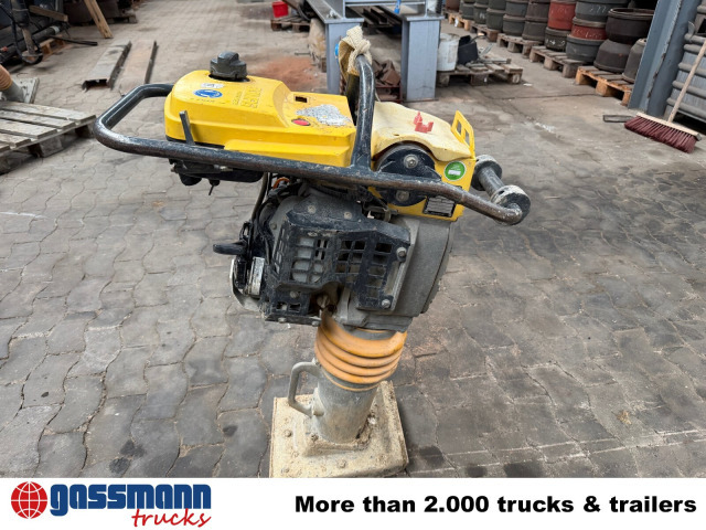 BOMAG BT 65/4 Stampfer - Döngölőgép: 2 kép. BOMAG BT 65/4 Stampfer - Döngölőgép: 2 kép.