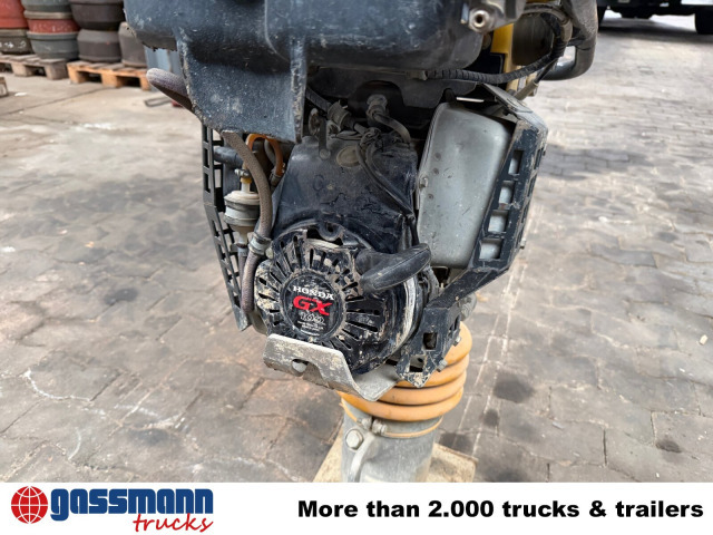 BOMAG BT 65/4 Stampfer - Döngölőgép: 4 kép. BOMAG BT 65/4 Stampfer - Döngölőgép: 4 kép.