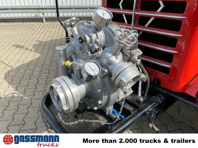 BORGWARD B522-A0 4x4 Löschgruppenfahrzeug LF - Tűzoltóautó: 2 kép. BORGWARD B522-A0 4x4 Löschgruppenfahrzeug LF - Tűzoltóautó: 2 kép.