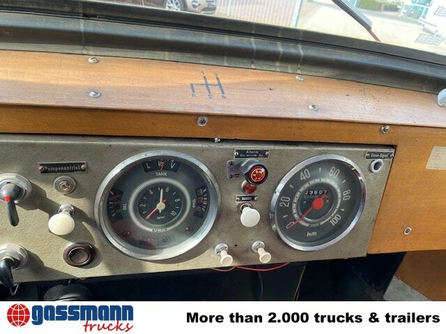 BORGWARD B522-A0 4x4 Löschgruppenfahrzeug LF - Tűzoltóautó: 4 kép. BORGWARD B522-A0 4x4 Löschgruppenfahrzeug LF - Tűzoltóautó: 4 kép.