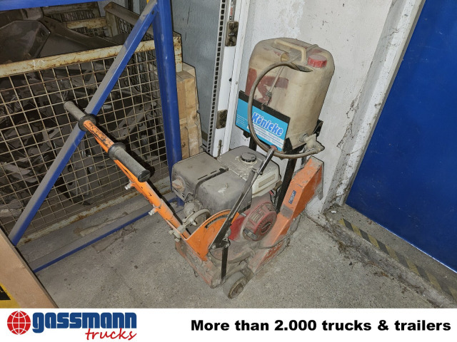 C 85 - Építőipari berendezések: 5 kép. C 85 - Építőipari berendezések: 5 kép.