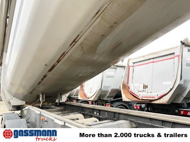 Carnehl CHKS34/HS, Stahlmulde ca. 29m³, HARDOX, - Félpótkocsi billenőplatós: 3 kép. Carnehl CHKS34/HS, Stahlmulde ca. 29m³, HARDOX, - Félpótkocsi billenőplatós: 3 kép.