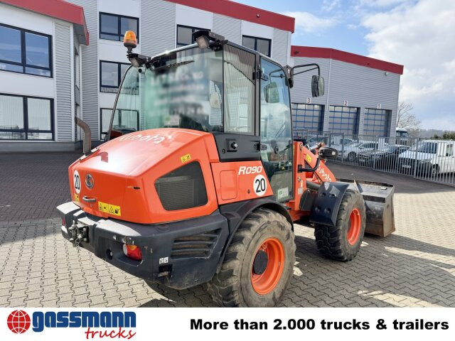 Építőipari gépek Kubota R090 4x4, Palettengabel, ca. 838 Betr.-Std.: 13 kép. Építőipari gépek Kubota R090 4x4, Palettengabel, ca. 838 Betr.-Std.: 13 kép.