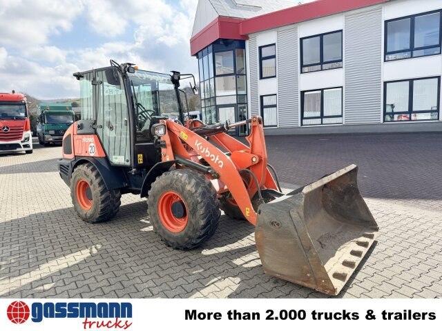 Építőipari gépek Kubota R090 4x4, Palettengabel, ca. 838 Betr.-Std.: 9 kép. Építőipari gépek Kubota R090 4x4, Palettengabel, ca. 838 Betr.-Std.: 9 kép.