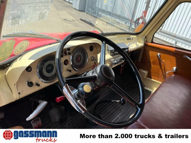 Ford FK 2500 4x2 LF8 Feuerwehr - Tűzoltóautó: 2 kép. Ford FK 2500 4x2 LF8 Feuerwehr - Tűzoltóautó: 2 kép.