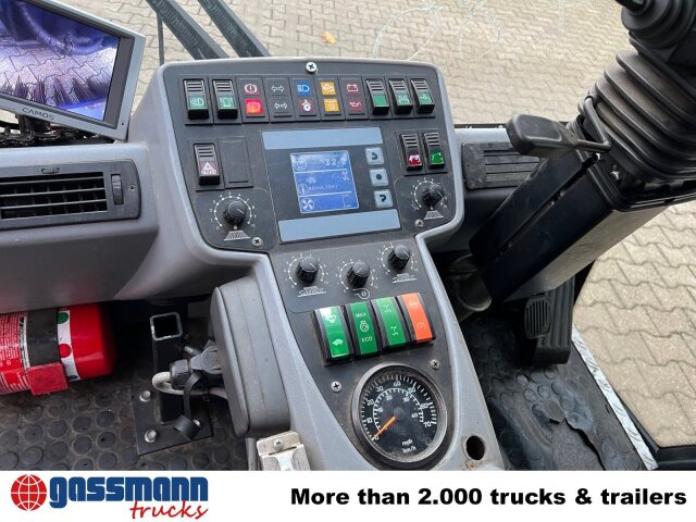 Hako Multicar Citymaster 2000 2B Kehrmaschine 4x2 - Utcaseprő gép: 5 kép. Hako Multicar Citymaster 2000 2B Kehrmaschine 4x2 - Utcaseprő gép: 5 kép.