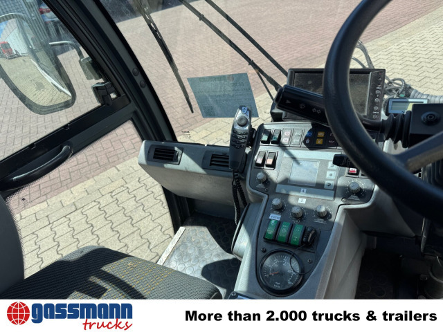 Hako Multicar Citymaster 2000 3B Kehrmaschine 4x2 - Utcaseprő gép: 4 kép. Hako Multicar Citymaster 2000 3B Kehrmaschine 4x2 - Utcaseprő gép: 4 kép.