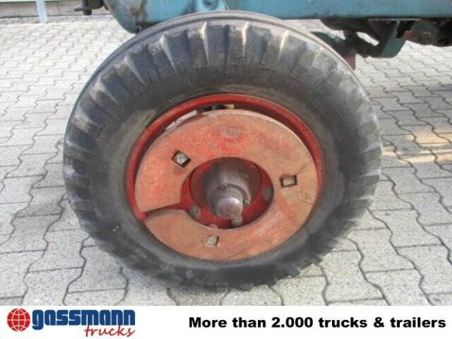 Hanomag Granit 500 - Traktor: 3 kép. Hanomag Granit 500 - Traktor: 3 kép.