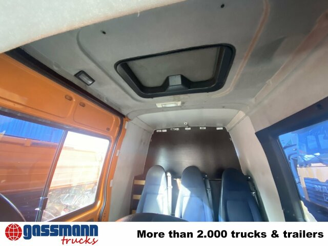 Iveco Daily 35S12 2,3 HPI 4x2, 8 Sitzplätze - Távolsági busz: 2 kép. Iveco Daily 35S12 2,3 HPI 4x2, 8 Sitzplätze - Távolsági busz: 2 kép.