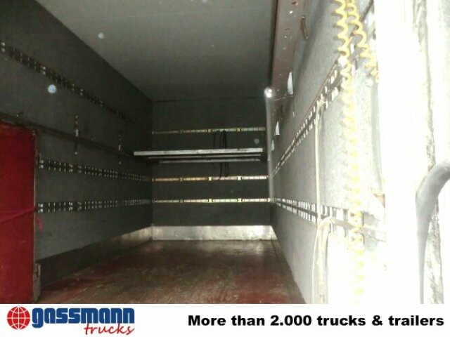 Iveco Euro Tech 190E40, Möbelkoffer, 49 cbm - Dobozos felépítményű teherautó: 3 kép. Iveco Euro Tech 190E40, Möbelkoffer, 49 cbm - Dobozos felépítményű teherautó: 3 kép.