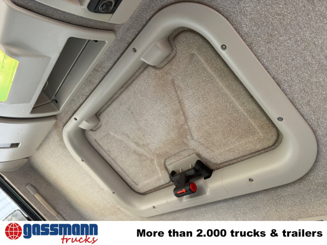 Iveco ML80E18/P 4x2, City-Abroller - Horgos rakodó teherautó: 5 kép. Iveco ML80E18/P 4x2, City-Abroller - Horgos rakodó teherautó: 5 kép.