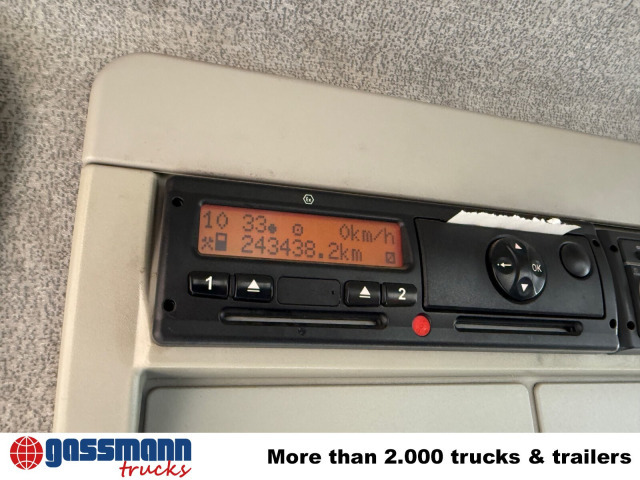 Iveco ML80E18/P 4x2, City-Abroller - Horgos rakodó teherautó: 2 kép. Iveco ML80E18/P 4x2, City-Abroller - Horgos rakodó teherautó: 2 kép.