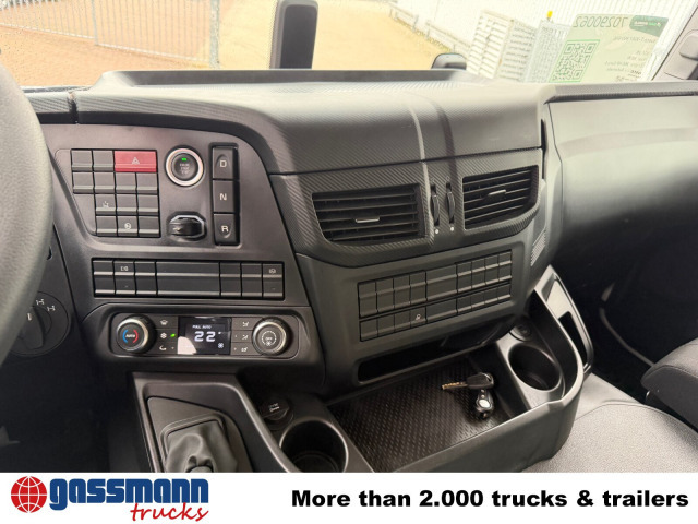 Iveco T-Way 360 6x6 - Horgos rakodó teherautó: 3 kép. Iveco T-Way 360 6x6 - Horgos rakodó teherautó: 3 kép.