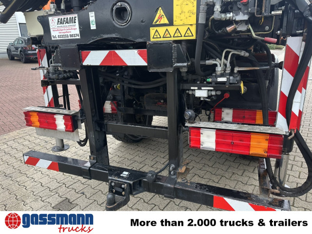 Unimog U500 4x4 405/40 mit Heckkran Hiab 077-1 HiDuo, - Kisteherautó: 2 kép. Unimog U500 4x4 405/40 mit Heckkran Hiab 077-1 HiDuo, - Kisteherautó: 2 kép.