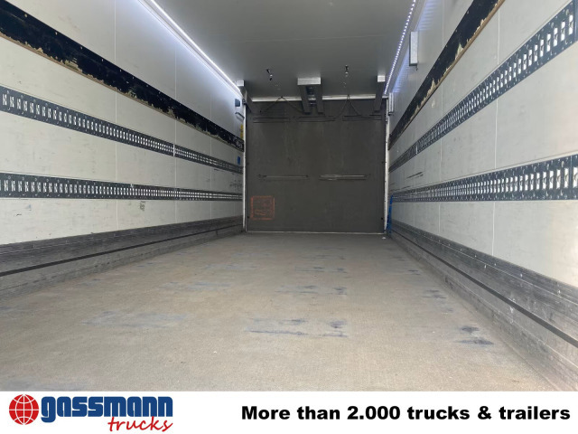 Kofferanhänger mit LBW, Durchladesystem - Pótkocsi dobozos: 4 kép. Kofferanhänger mit LBW, Durchladesystem - Pótkocsi dobozos: 4 kép.