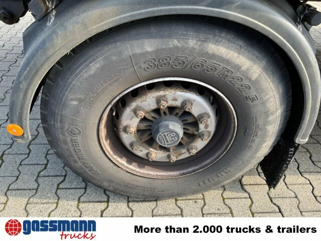 Krone AZP 18 - Platós pótkocsi: 2 kép. Krone AZP 18 - Platós pótkocsi: 2 kép.