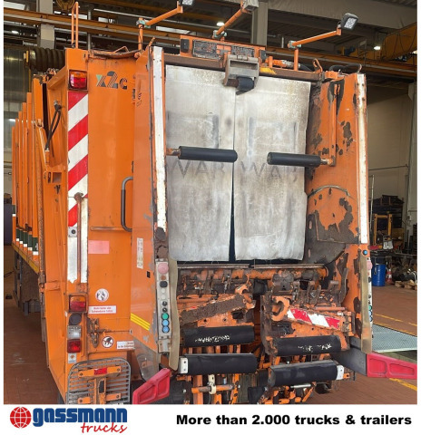 M21X2C mit Zöller Schüttung - Horgos rakodó teherautó: 2 kép. M21X2C mit Zöller Schüttung - Horgos rakodó teherautó: 2 kép.