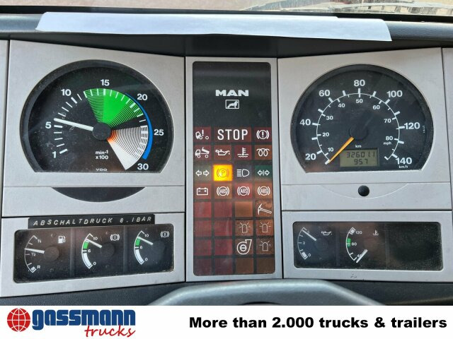 MAN 10.224 LC 4x2 BB Doka, LHF 16/12, 6-Zylinder - Tűzoltóautó: 5 kép. MAN 10.224 LC 4x2 BB Doka, LHF 16/12, 6-Zylinder - Tűzoltóautó: 5 kép.