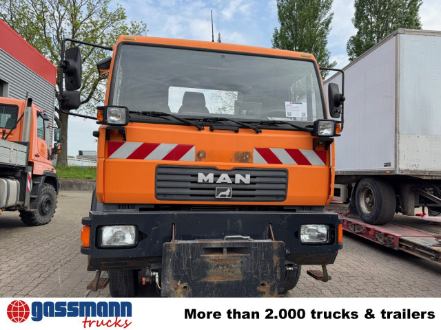 MAN 14.225 LAK 4x4 BB, Winterdienstausstattung - Billenőplatós teherautó: 2 kép. MAN 14.225 LAK 4x4 BB, Winterdienstausstattung - Billenőplatós teherautó: 2 kép.