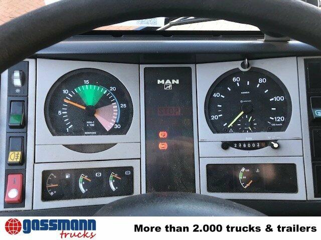 MAN LE 8.185 LC Doka 4x2 BB, 2x AHK - Platós teherautó: 3 kép. MAN LE 8.185 LC Doka 4x2 BB, 2x AHK - Platós teherautó: 3 kép.