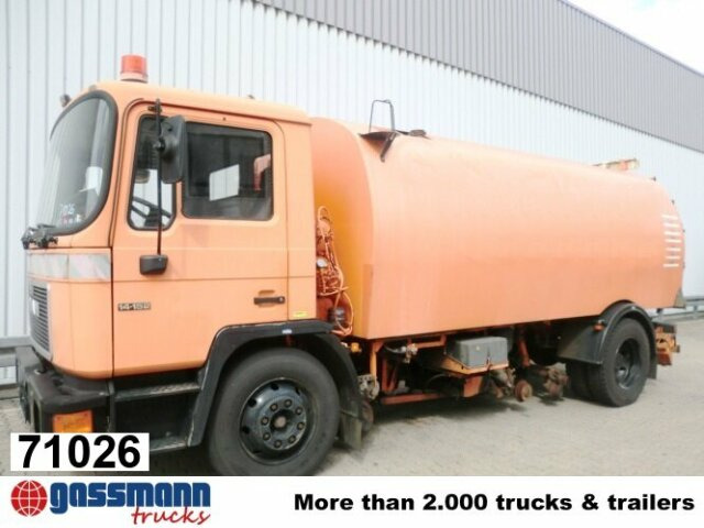 MAN M03 14.152 4x2, Schienenkehrmaschine - Utcaseprő gép: 1 kép. MAN M03 14.152 4x2, Schienenkehrmaschine - Utcaseprő gép: 1 kép.