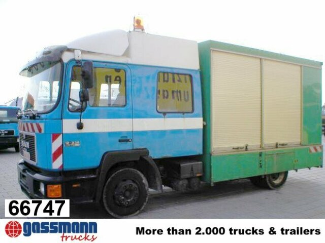 MAN Spülwagen - Szippantós autó: 1 kép. MAN Spülwagen - Szippantós autó: 1 kép.