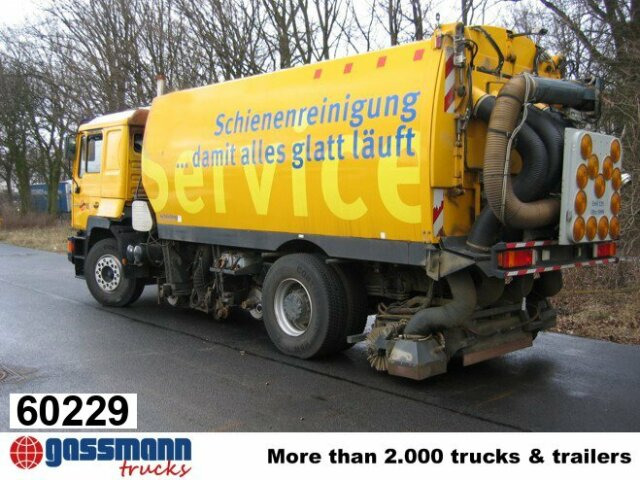 MAN T31 19.314 4x2 - Utcaseprő gép: 1 kép. MAN T31 19.314 4x2 - Utcaseprő gép: 1 kép.