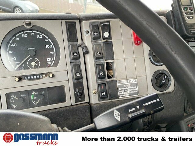 MAN T40 26.364/414 6x4, 6-Zylinder - Horgos rakodó teherautó: 5 kép. MAN T40 26.364/414 6x4, 6-Zylinder - Horgos rakodó teherautó: 5 kép.