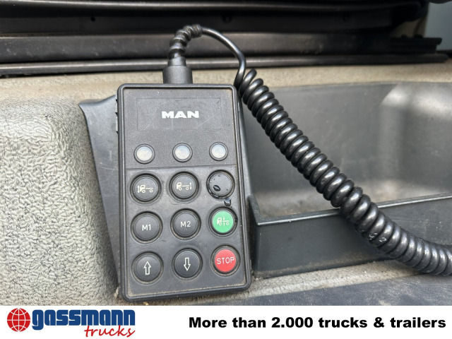 MAN TGA 18.350 4x2 LL, Fahrschulausstattung - Dobozos felépítményű teherautó: 5 kép. MAN TGA 18.350 4x2 LL, Fahrschulausstattung - Dobozos felépítményű teherautó: 5 kép.